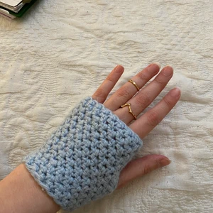 Stickade Torgvanatar (GRATIS FRAKT 📦) - Super mysiga torgvantar, så söta och passar fint när man är kylig om händerna. 100kr inkl frakt 🚚 