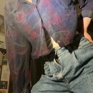 Skjorta - Säljer min snygga croppade skjorta ! Passar xs-L 🥰