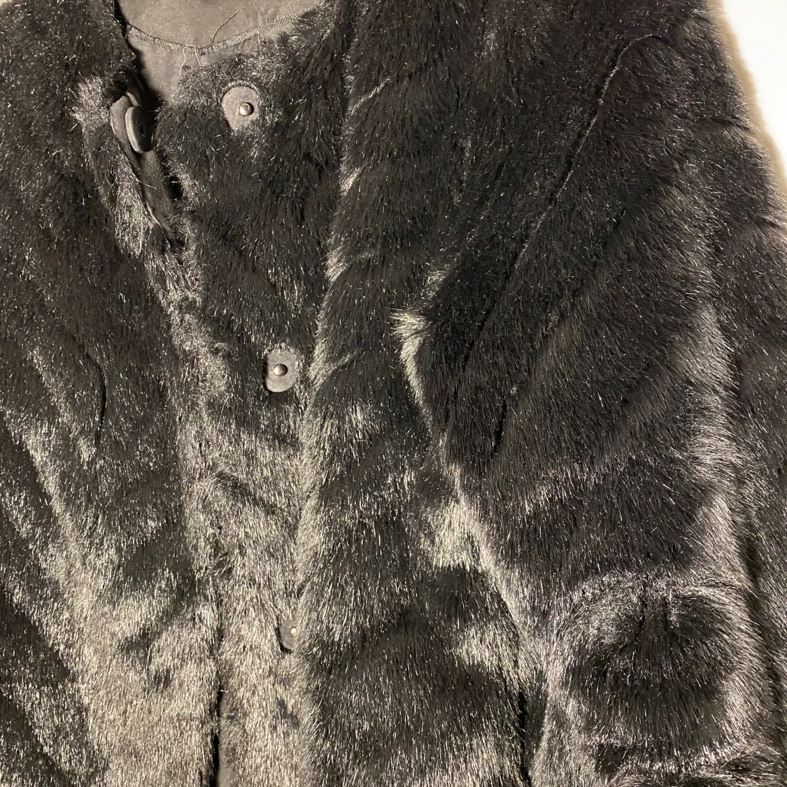 Faux fur jacka - 90