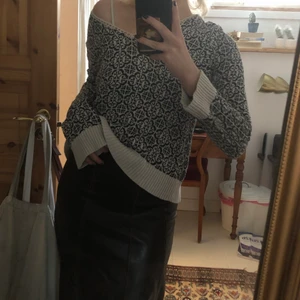 Odd molly tröja - Söt tröja med svartvitt mönster <3 Skulle gissa storlek s/m