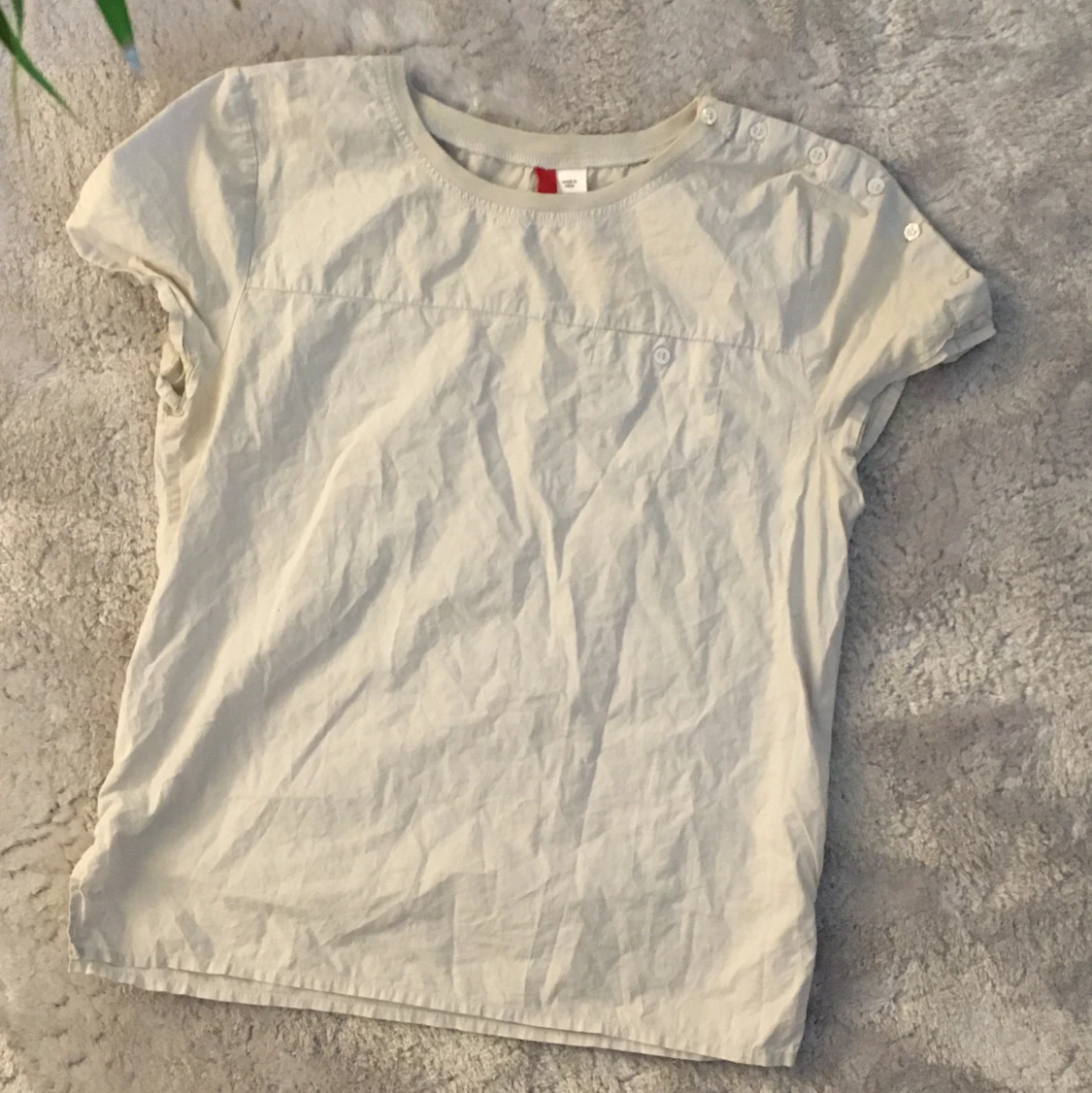 T-shirt med knappar - 90
