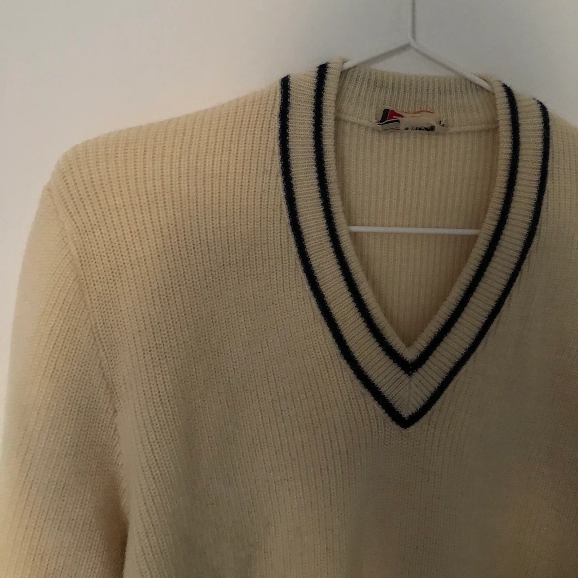 Beige stickad tröja  - 90