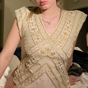 Fest topp - Skit snygg topp! Super snygg rygg i storlek 36