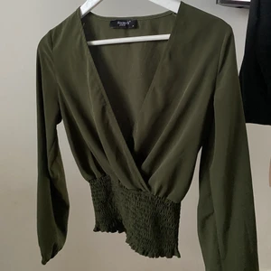 grön tröja - superfin tröja som endast använts en gång! 90+frakt