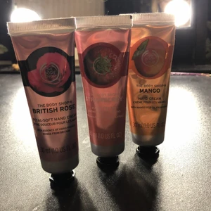 Handkräm  - En trio med handkrämer från the body shop helt o öppnade aldrig använde, säljer för att jag köpte dem sen fick jag exakt likadana i julklapp ! De e super bra och håller länge!❤️ (köpte dem för 60kr styck)