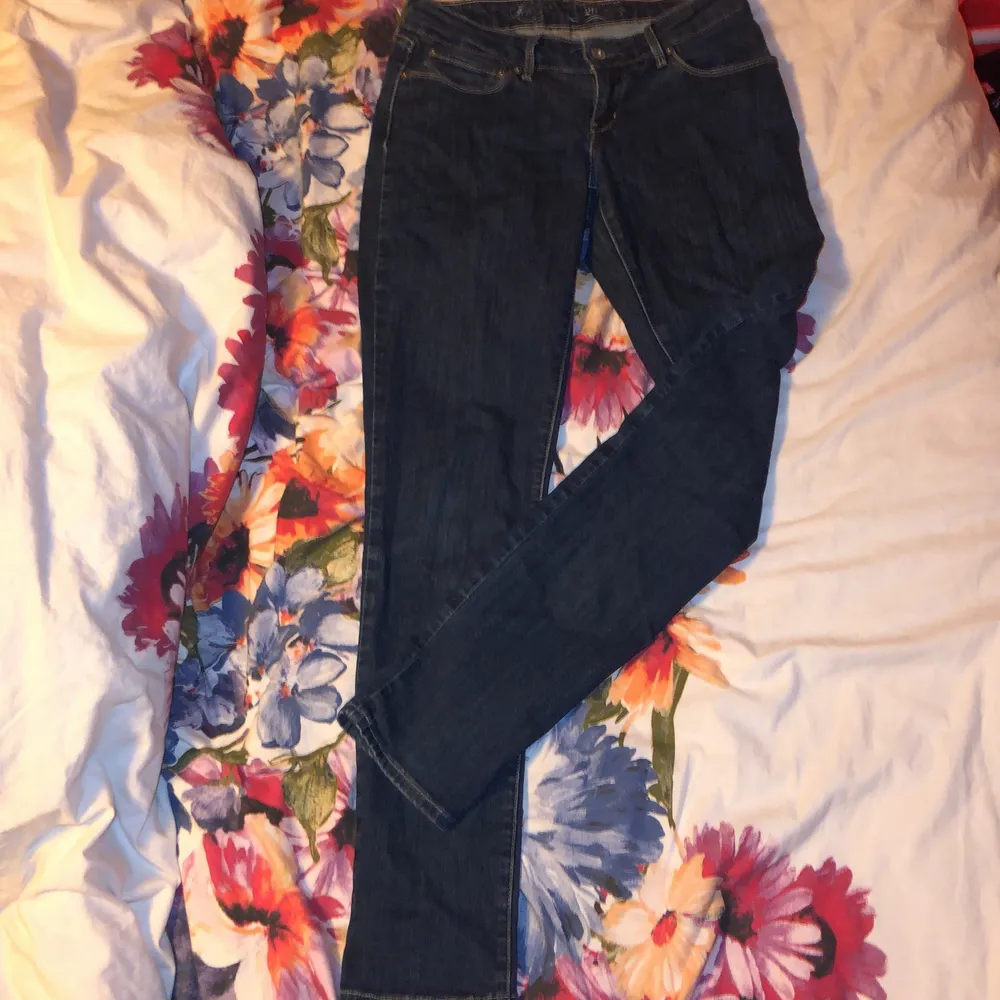 Riktigt fina jeans och sköna. . Jeans & Byxor.
