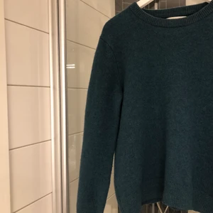 Stickad tröja från Volt - ”These glory days” stickad tröja. Storlek L men är inte tts. Passar dam som oversize. 