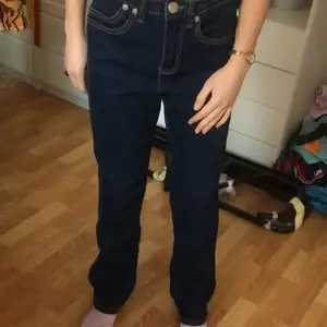 Jeans i strl 40