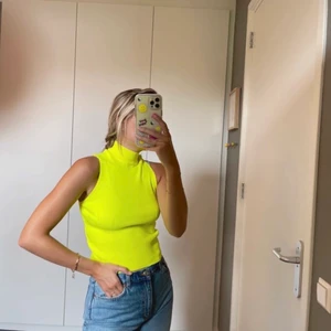 Neon top - Very soft material