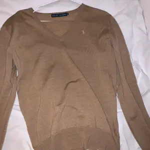 Beige tunn stickad från Ralph Lauren, stl M💕