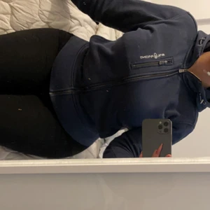 Sail racing kofta - Köpt på Johnells för 1299kr säljs för 300kr. Storlek M.