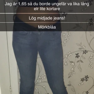Låg midjade jeans  - Storlek=XXS! Köpte dom för ca 1 årsen! Har använts 1 gång! Låg midjade! 80 kr för själva jeansen!62 kr för frakt !Obs ENDAST SWISH!! ❤️