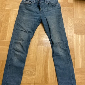 Levis jeans - Säljer dom för att dom är för små för mig