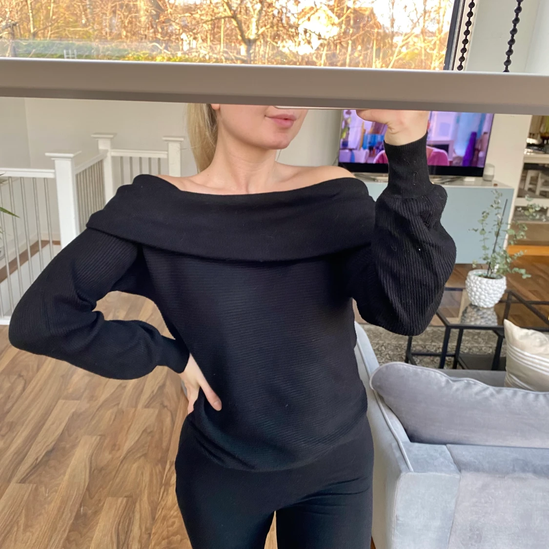 Stickad off shoulder