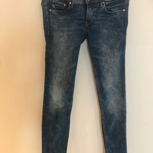 Jeans H&M 27/30 - Skinny low waist stretchjeans, knappt använda, fint skick