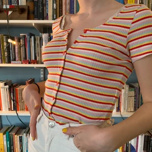 Färgglad tröja - Somrig och fin tröja, jättenajs färger😉😉