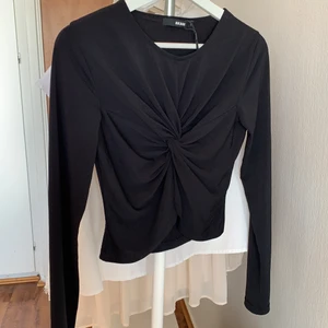 Croppad tröja  - Köpt från bikbok jättefint skick