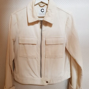 Vit jacka - Superfin manchesterjacka 🖤 lite använd!