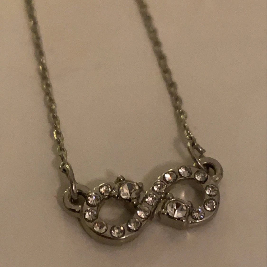 Silversmycke med diamanter - 90