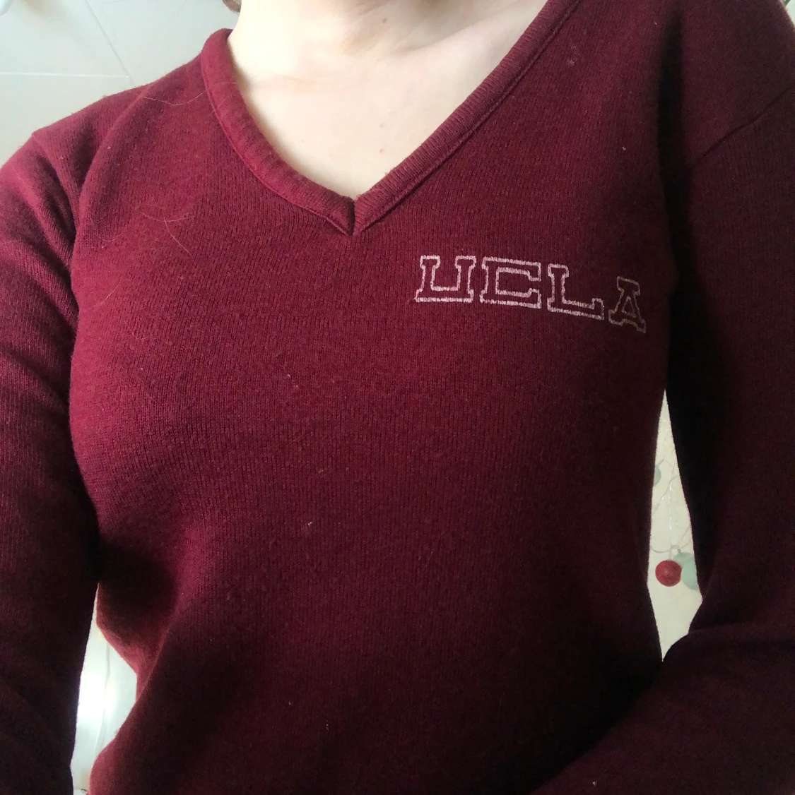 SKITSNYGG VINRÖD SWEATER HÄR! - 90