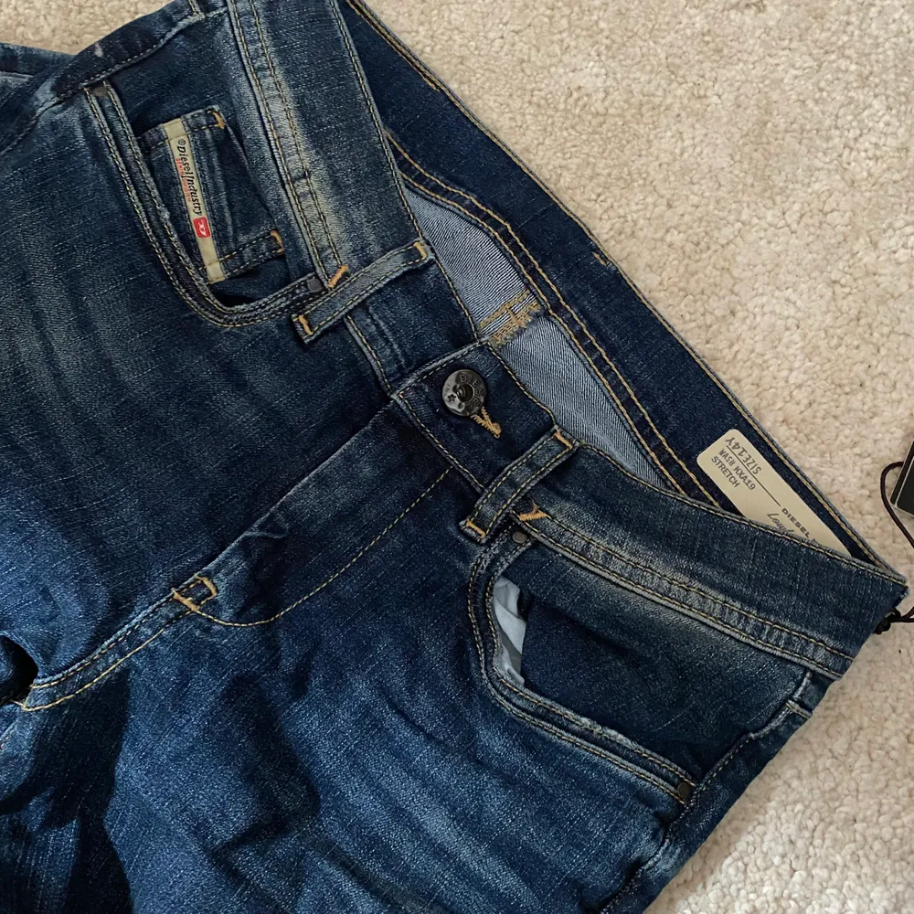 Bootcut jeans strl 14Y. Nya med prislapp. . Jeans & Byxor.