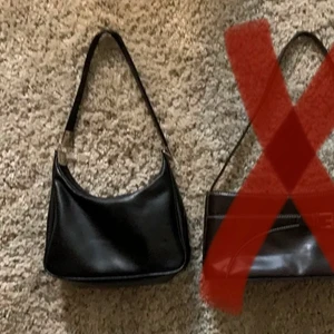 Svart väska - Säljer min fina väska! 