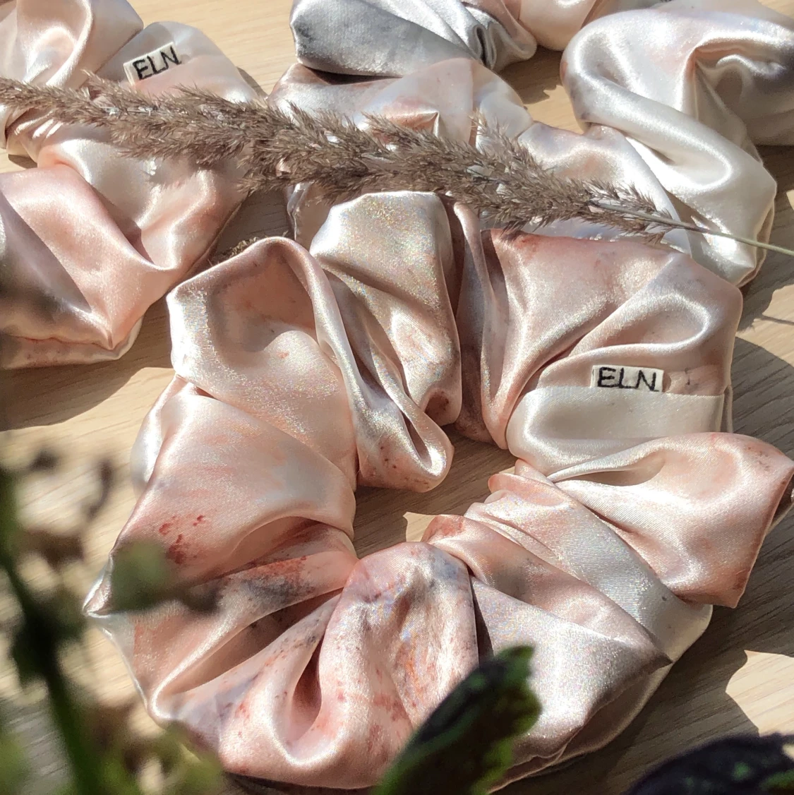 Exklusiv tiedye satinscrunchie  - 91