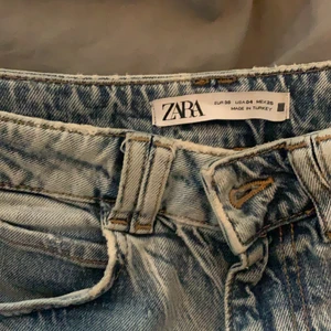 Zara jeans - Ljusblåa zara jeans super bra skick! 