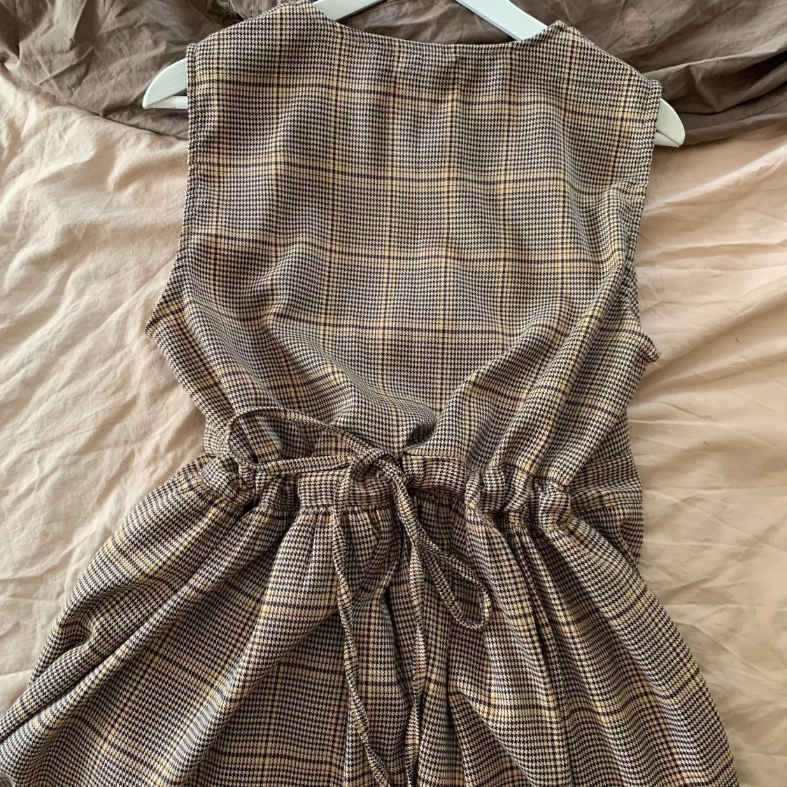 Olive Clothing pinaforeklänning - 90