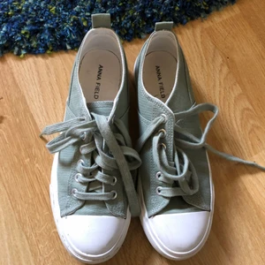 Mintgröna sneakers - Skitsnygga mintgröna sneakers från Anna Field, storlek 37, men skulle säga att de är storlek 36 eller 36,5 för de var lite små för mig. Använda endast fåtal gånger.