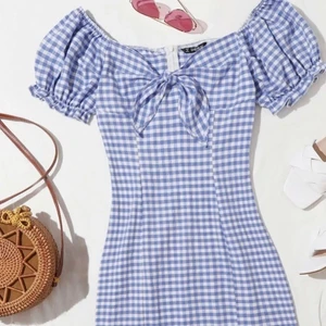 Klänning - Helt oanvänd 