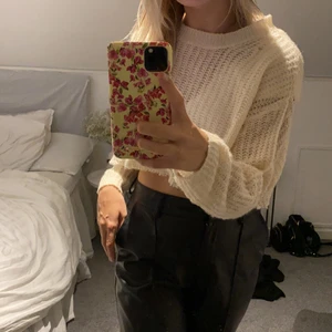 Stickad tröja - Fin stickad tröja. Köparen står för frakten💞