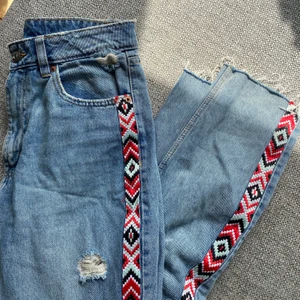 Jeans - Originella jeans som är för små för mig :( typ boyfriendmodell/lite raka ben