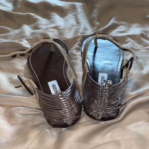 Oanvända Steve Madden sandaler strl 38 - Oanvända Steve Madden sandaler strl 38