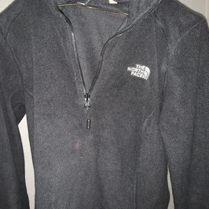 Fleecetröja - The north face fleece som jag säljer pga blivit för liten för mig! 