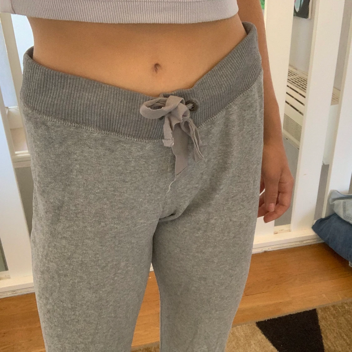 Gråa mjukisbyxor  - 91