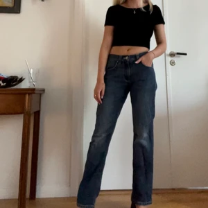 Mid/low-waist bootcut jeans  - Mid/low-waist jeans från jagthug. De är perfekt långa på mig ca 165 cm. Se min profil för liknande byxor i andra storlekar! 