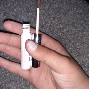 Brow gel - Hej säljer det här Brow gel ifrån in the beauty oanvänt färgen var alldeles för mörk för mig