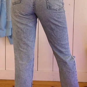 Distressed jeans  - Jeans från h&m. Frakt tillkommer🥰