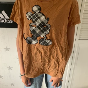 H&m storlek M  - Använd ganska mycket men lika fina 