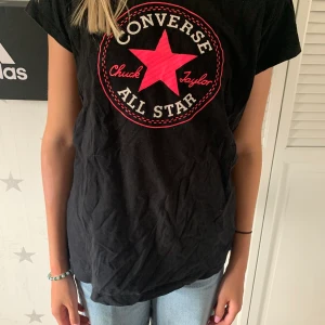 Tröja storlek xl  - Denna är liten i storleken inte använd jätte mycket typ 10 gånger 