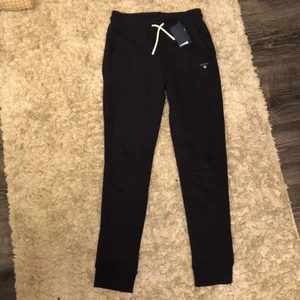 Mjukisbyxor från gant💕💞 - Mjukis byxor från gant helt oanvända på grund av att dom blivit för små för mig, köpt för 599kr