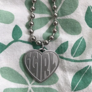 Halsband  - supercoolt igirl halsband! 