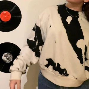 Weekday tröja - Nypris 350, använt o tvättat runt 2 gånger 💕