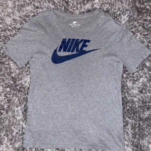 nike t-shirt  - nike tshirt 