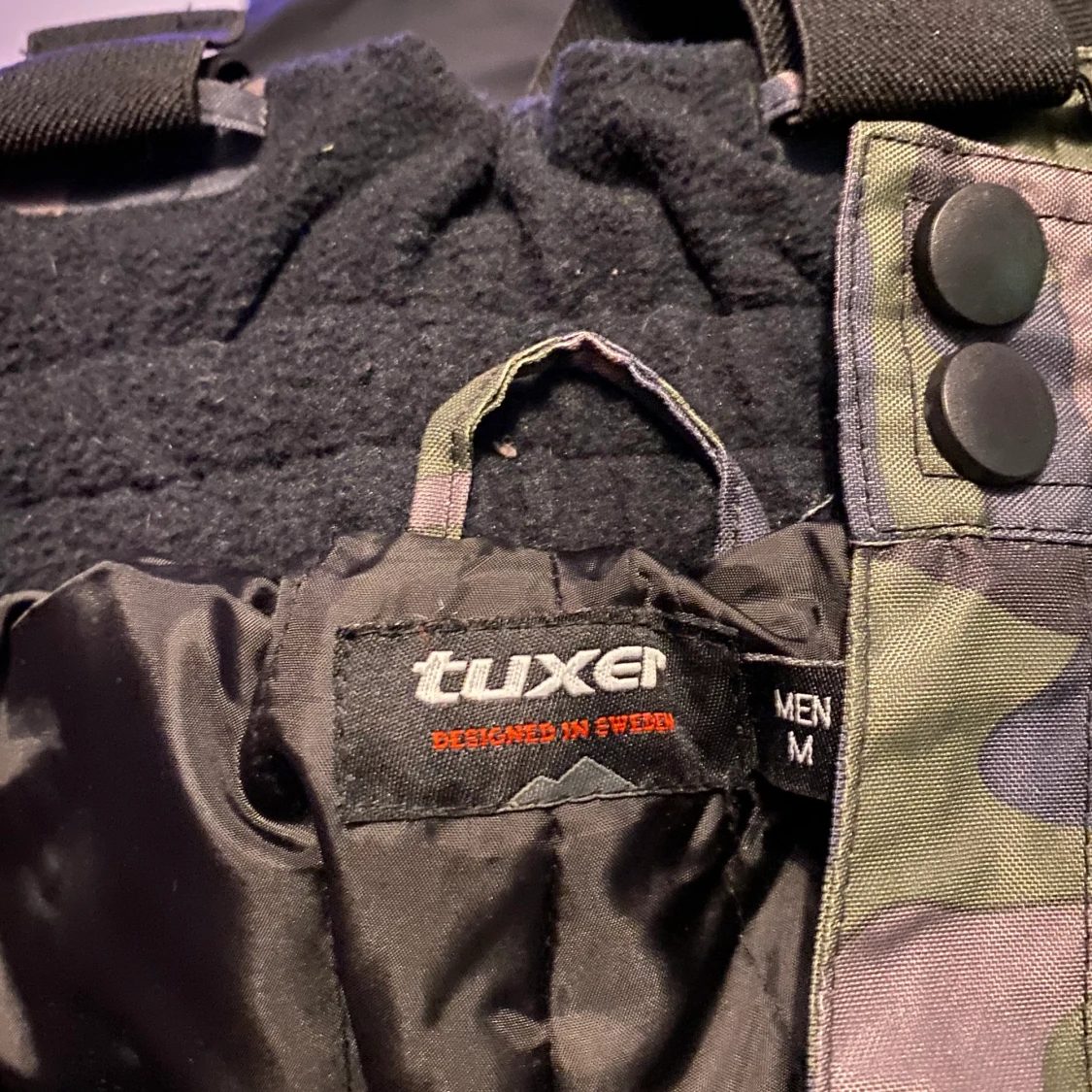 Tuxer Camo Skidbyxor Hängslen str. M - 91