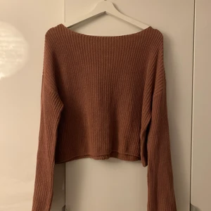 Stickad tröja - En stickad tröja ifrån NA-KD i storlek S, använd någon enstaka gång.