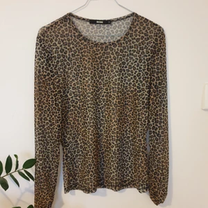 Leopars mesh topp - Leopard mesh topp från Bikbok i storlek s. Kan skickas annars finns I Malmö 💌