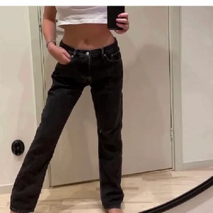 Lågmidjade jeans  - Superfina Lågmidjade jeans aldrig blivit använda. (Första bilden är lånad)