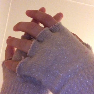 ”Torgvantar” - Säljer dessa ”torgvantar” som är använda en gång. Dom är köpta på myrorna uppsala. Dom är bra skick❤️